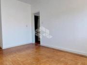 Apto de 2 quartos, prédio com elevador, reformado na...