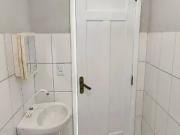 Apto Reformado e Documentado, com 2 quartos, Sacada...