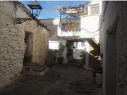 Aquí no hay tráfico. Hay calma, piedra antigua y una...