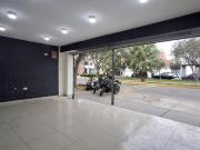 Aquilo amplio local comercial en Surco Viejo