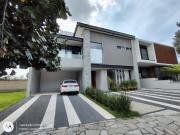 Arauca II, Espectacular Residencia