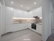 Arbeiten & Wohnen in einem: Frisch renovierte 3 Zimmer...