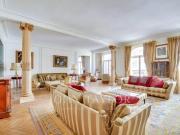 Arc de Triomphe / Victor Hugo Appartement de réception...