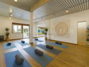 Arcade commerciale avec vitrines