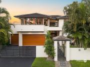 Architect Designed Tropical Oasis in the Heart of Bulimba