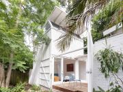 Architect redesigned end terrace in private garden laneway