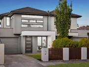 Architectural Elegance Meets Everyday Family Comfort