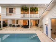 Architectural Excellence Beachside lifestyle!