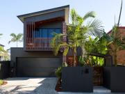 Architectural Luxury in the Heart of New Farm