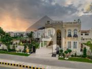 Architectural Masterpiece 2 Kanal Bungalow Triple...