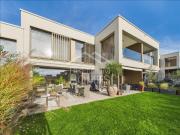 Architecture moderne et vue dégagée