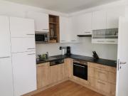 Architektonisch moderne Zweizimmerwohnung mit Caport und...