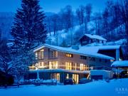 Architektonische Eleganz trifft Natur: Traumhaus mit...