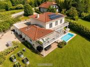 ARCHITEKTONISCHES FAMILIEN REFUGIUM IM WIENERWALD MIT...