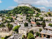 Architektur mit Raffinesse – Eingebettet in Salzburgs...