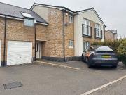 Arcon Drive, Northolt, Greater London UB5, 4 bed...