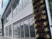 Area ALQUILA local comercial en el Edificio PTC frente a...