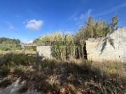 Armazém para recuperar com 1654 m2 de terreno, situado...