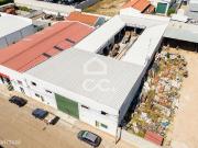 Armazm industrial em lote de 930 m2 | Campo Maior