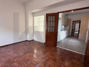 Arrenda apartamento T3 4 assoalhadas, com muito cachet,...