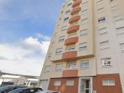 Arrenda se apartamento recente de quatro assoalhadas com...