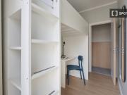 Arrenda se quarto em apartamento T12 em Arroios, Lisboa