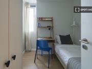 Arrenda se quarto em apartamento T12 em Arroios, Lisboa