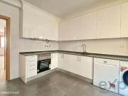 Arrenda T2 Duplex. 2 Andar. 2 Suites. Rua calma no...