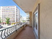 ARRENDA T5 Av. Roma | Varanda + Box + elevador | 142m2