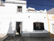 Arrendamento de Moradia tradicional T2 remodelada...