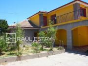 ARRENDAMOS Casa de gran tamaño con extenso terreno ideal...