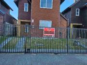 Arrienda casa frente a colegio en Jardin Austral