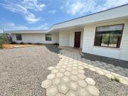 Arriendo amplia casa en Peñablanca