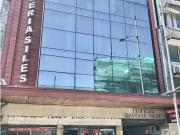 ARRIENDO AMPLIA OFICINA GALERIA SILES