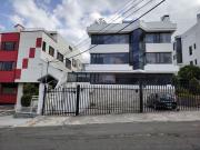 Arriendo amplio departamento – Urbanización El Condado,...