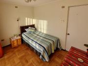 Arriendo amplio y luminoso dormitorio con balcón en ñuñoa