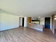 ARRIENDO AMPLIO Y MODERNO APARTAMENTO EN LA AV PALMAS