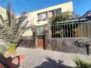 Arriendo casa con piscina a pasos de la playa