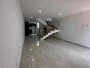 ARRIENDO CASA COTA CENTRO $ 2.800.000