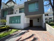 ARRIENDO CASA, CUMBAYÁ CENTRO 3 DORMITORIOS