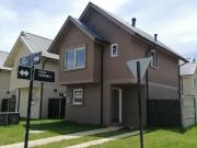 Arriendo casa en Condominio