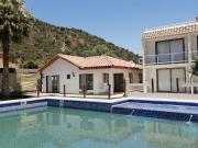 ARRIENDO CASA EN CONDOMNINIO 4D 2B 1ETS EN OLMUE 450.000...