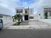 Arriendo Casa en Manta en urbanización