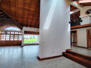 Arriendo casa en Tumbaco, Urbanización privada, tiene...