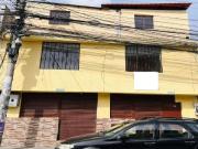 Arriendo Casa Rentera con Locales Comerciales frente a...