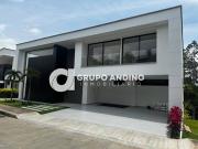 ARRIENDO de CASA CAMPESTRE en PIEDECUESTA