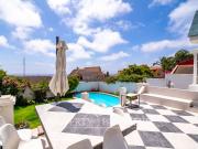 Arriendo de luminosa casa con vista panorámica en pleno...