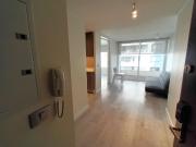 ARRIENDO Departamento 2D1B semi amoblado, Metro Chile España