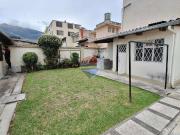 Arriendo departamento con amplio patio y jardin