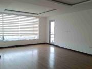 ARRIENDO DEPARTAMENTO TRES DORMITORIOS SECTOR EMBAJADA...